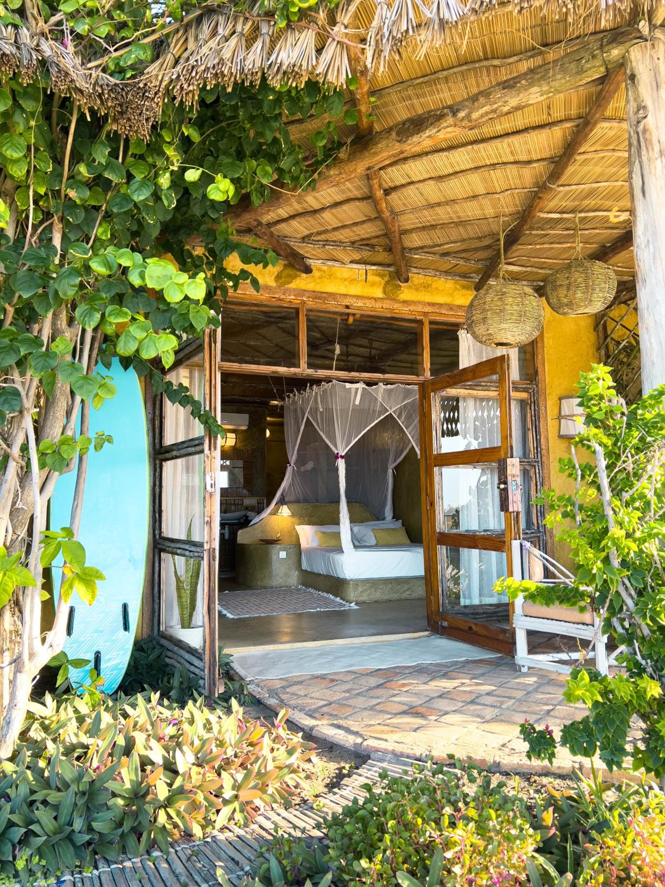 Casa na Praia Tofo- beach front hotel