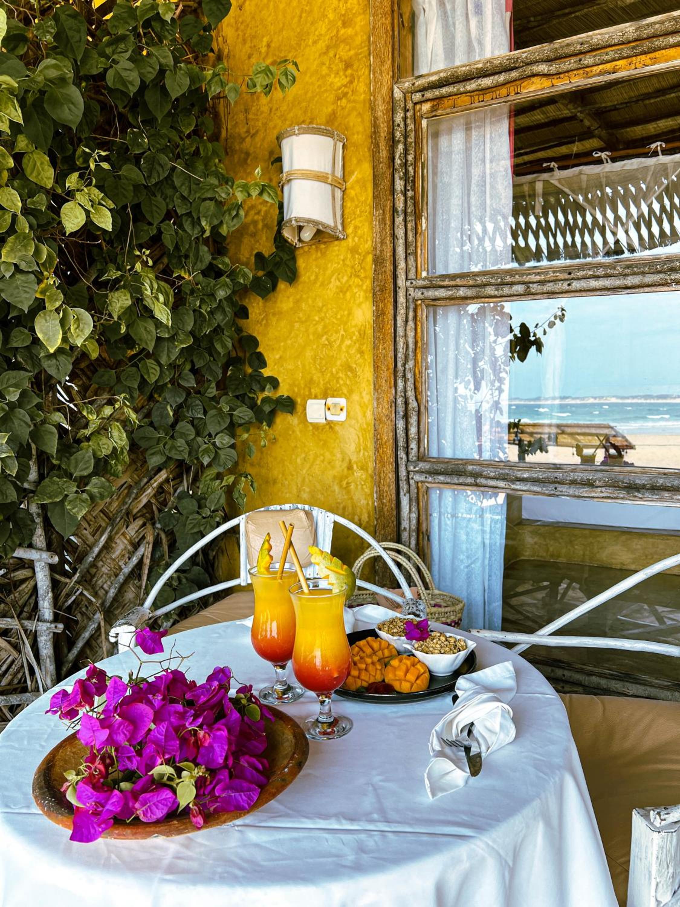 Casa na Praia Tofo- beach front hotel