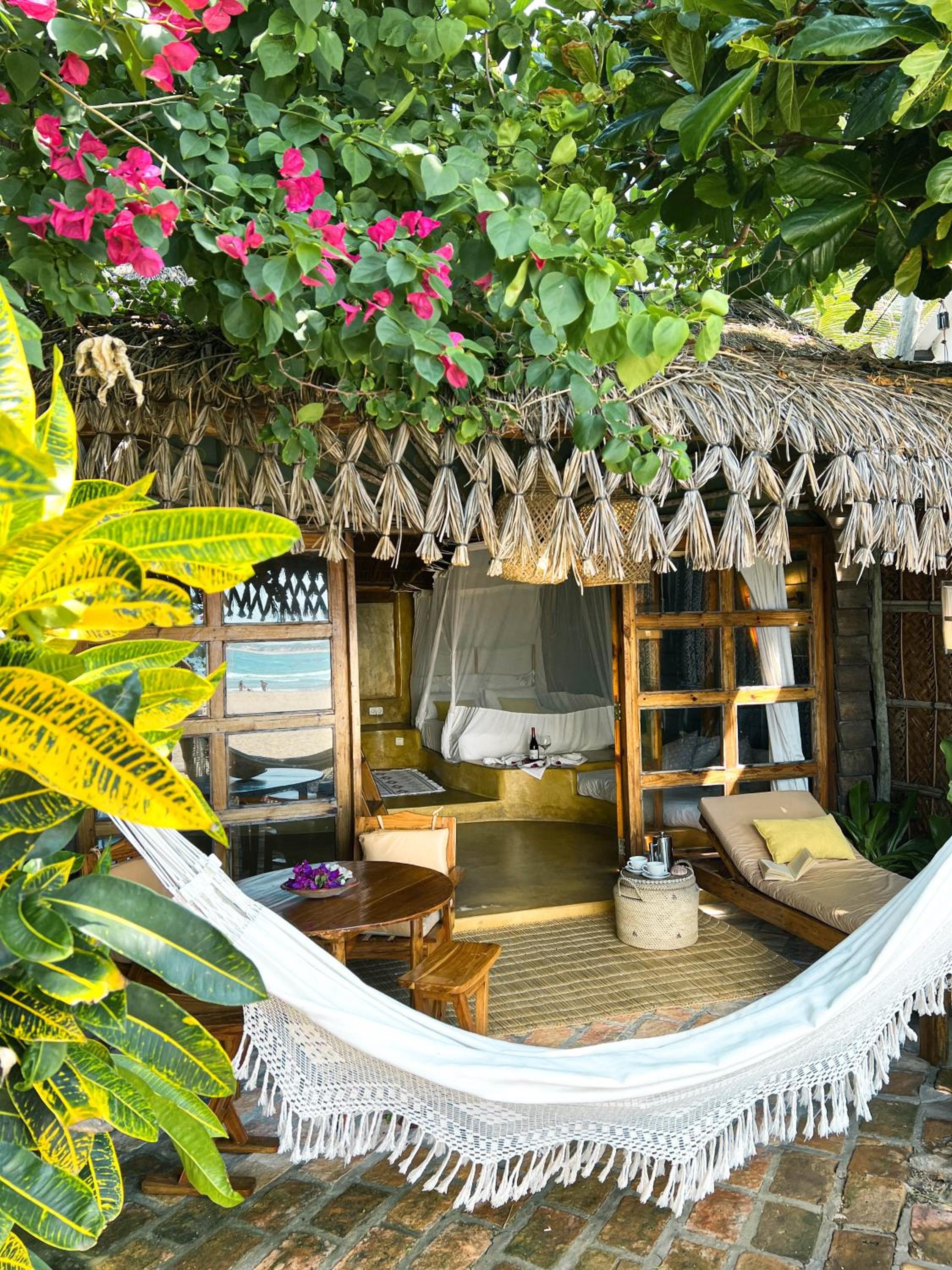 Casa na Praia Tofo- beach front hotel