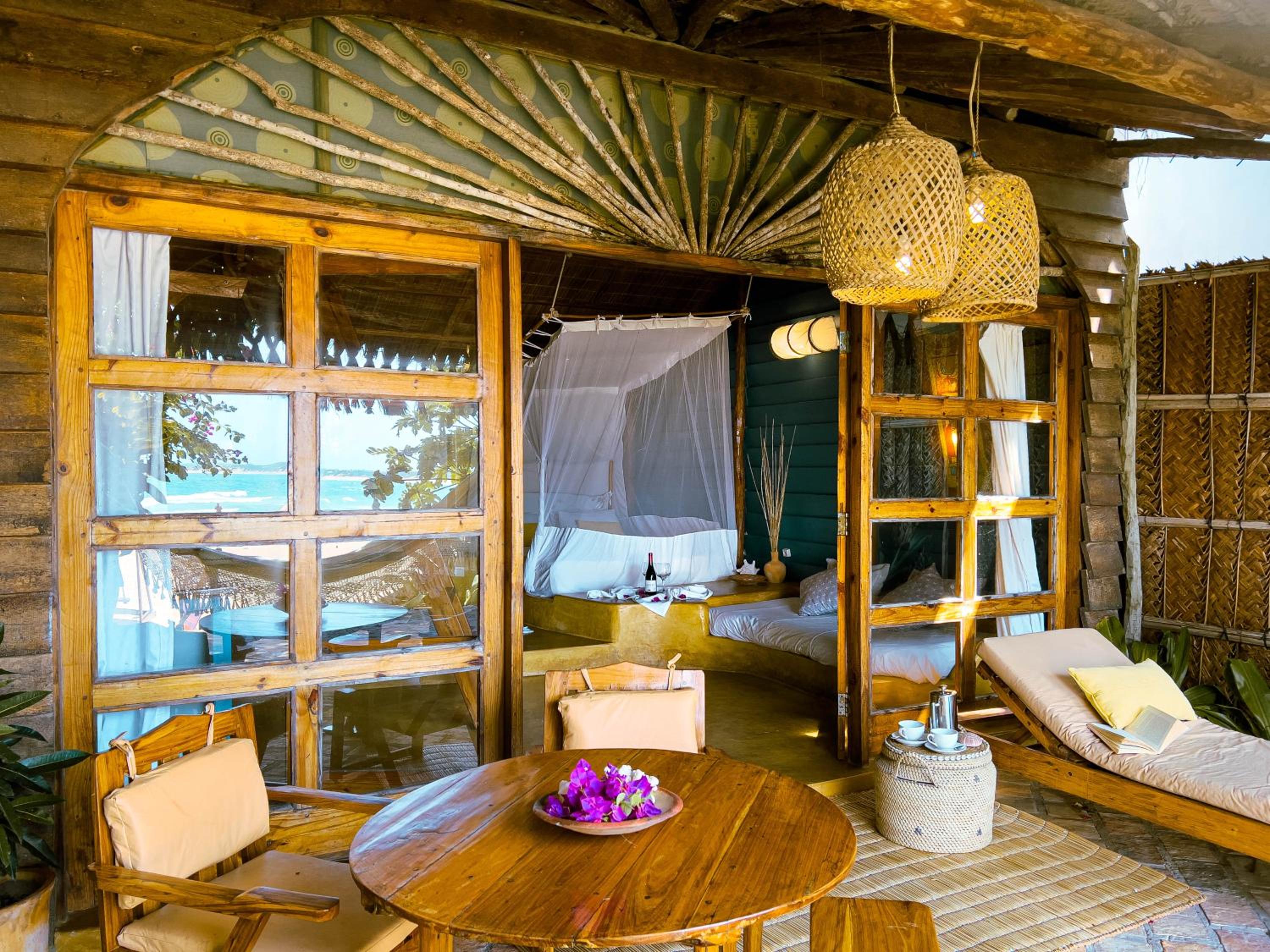 Casa na Praia Tofo- beach front hotel