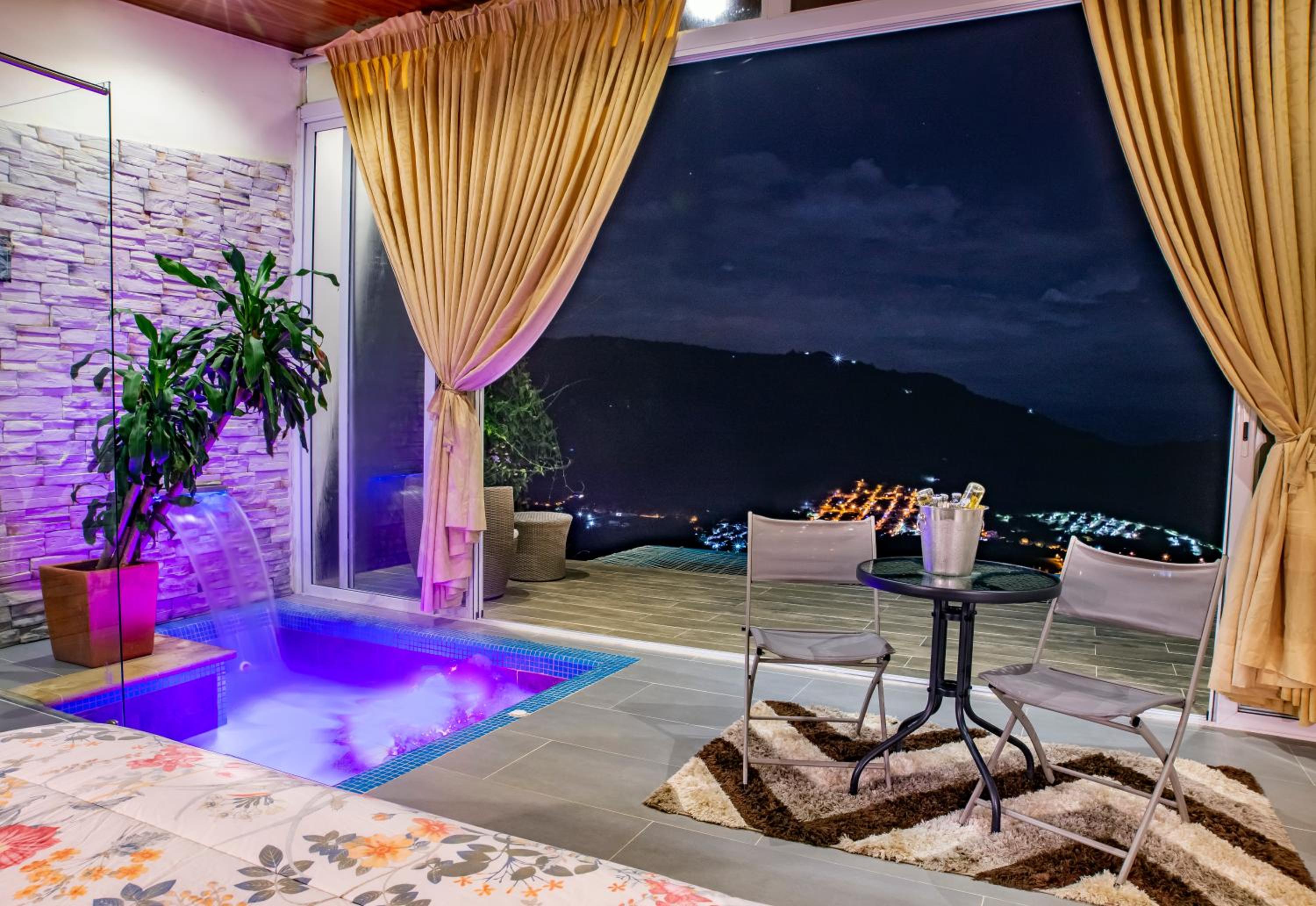 Sunset Palm Lodge view 4