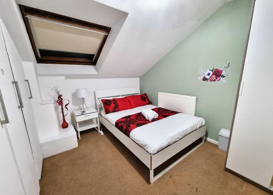*F1*5GH* Setup for your most relaxed & amazing stay + Free Parking + Free Fast WiFi * view 2