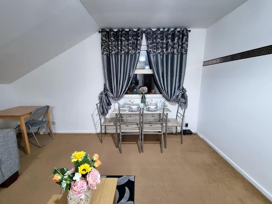 *F1*5GH* Setup for your most relaxed & amazing stay + Free Parking + Free Fast WiFi * view 3