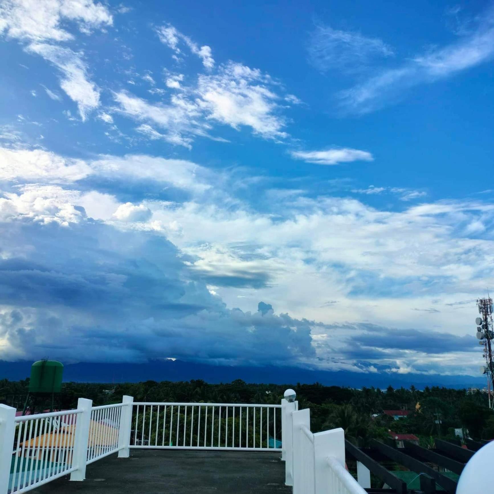 Endless Summer Hotel Baler