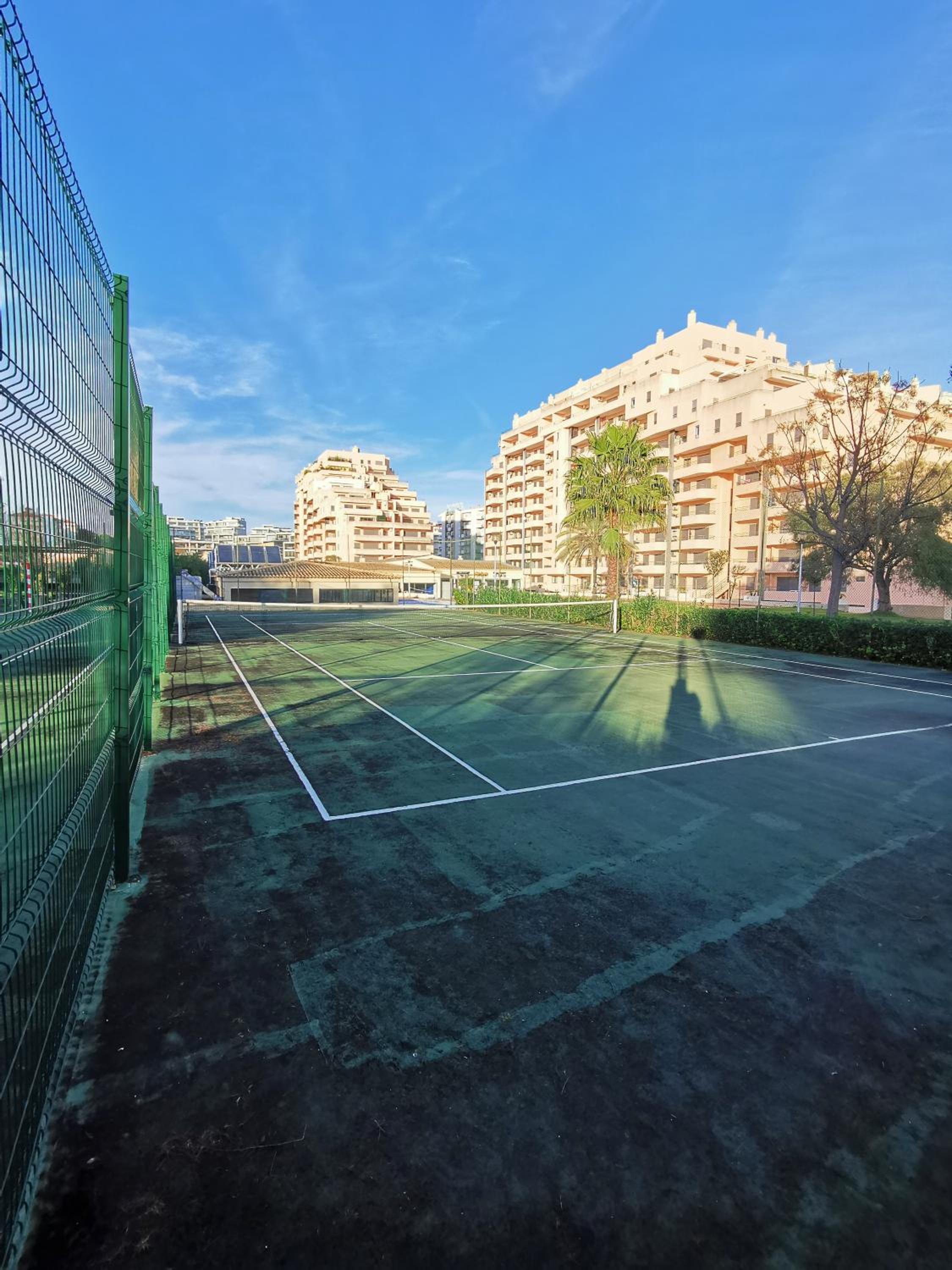 Logement terrain de tennis/piscine 800m de la mer view 5