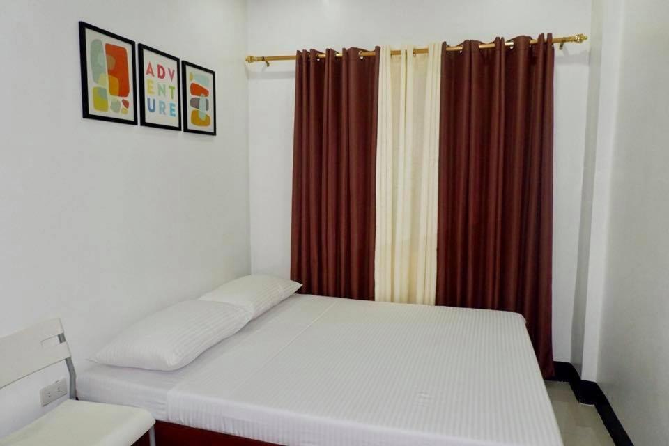 Endless Summer Hotel Baler