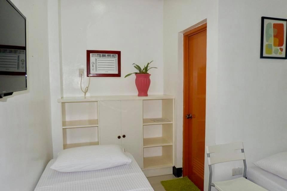 Endless Summer Hotel Baler
