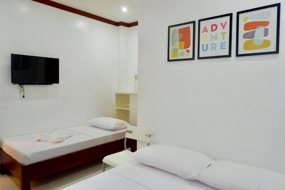 Endless Summer Hotel Baler