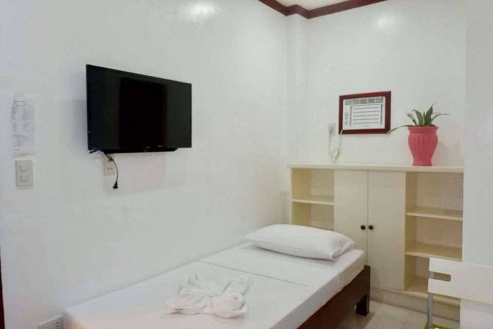 Endless Summer Hotel Baler