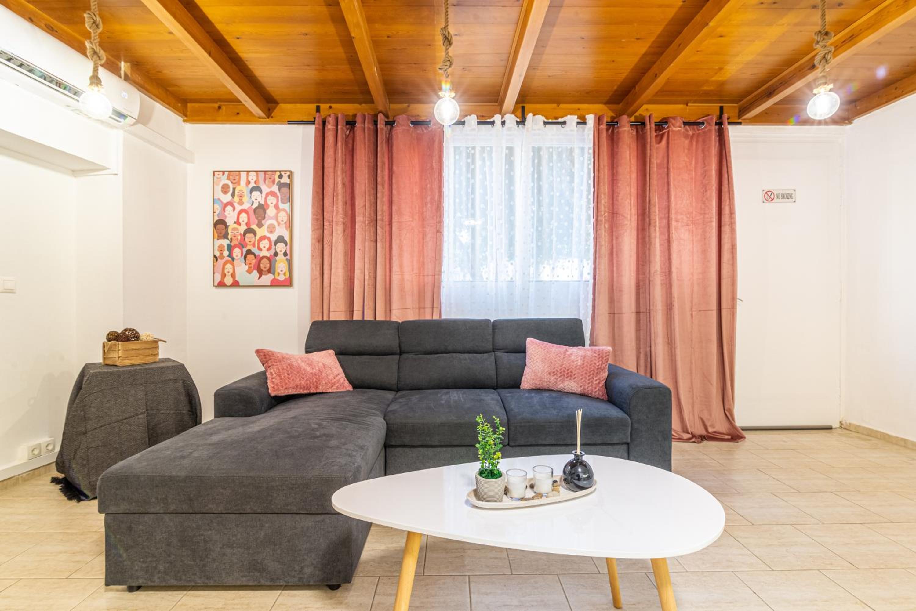 New Loft in the Heart of City Center view 5