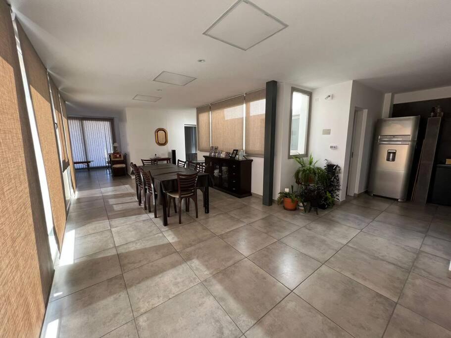 LUMINOSO piso con jacuzzi
