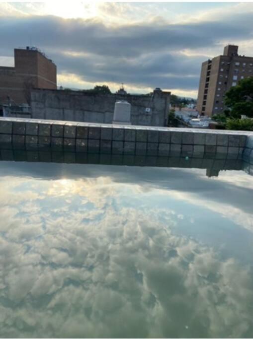 LUMINOSO piso con jacuzzi