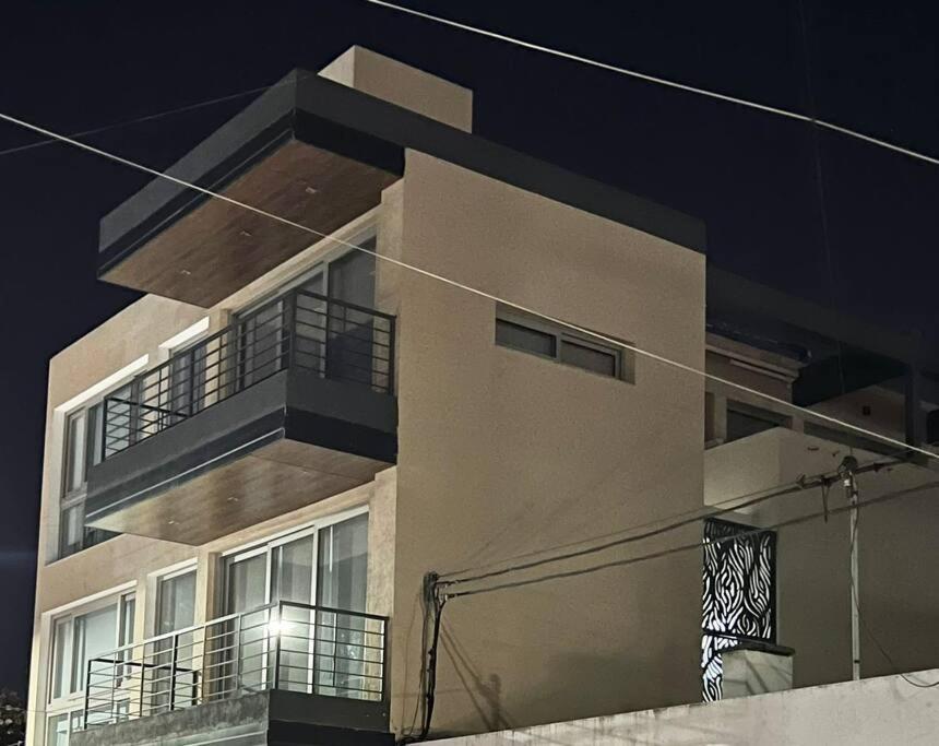 LUMINOSO piso con jacuzzi