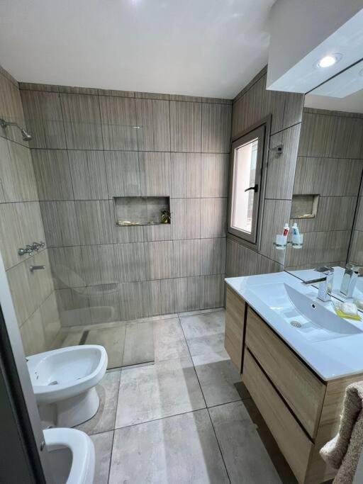 LUMINOSO piso con jacuzzi