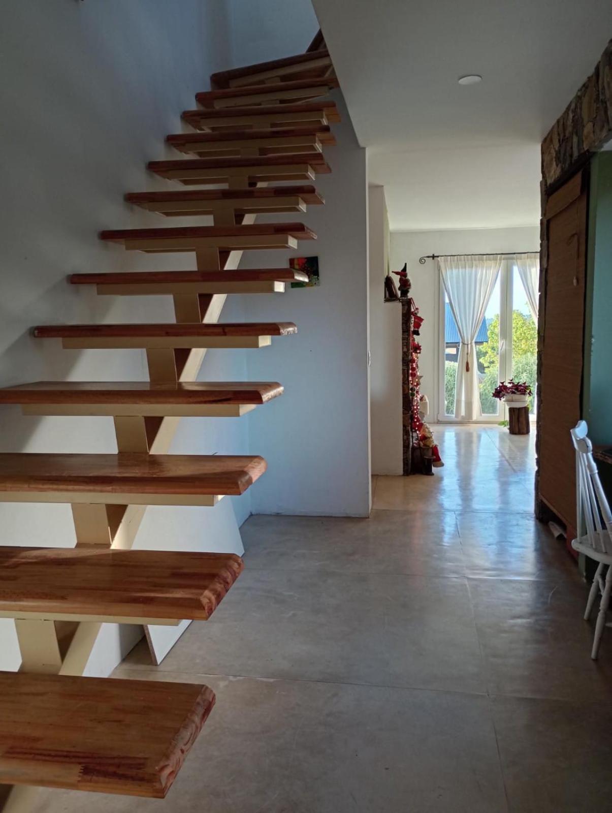 Calida y acogedora casa ubicada en barrio residencial
