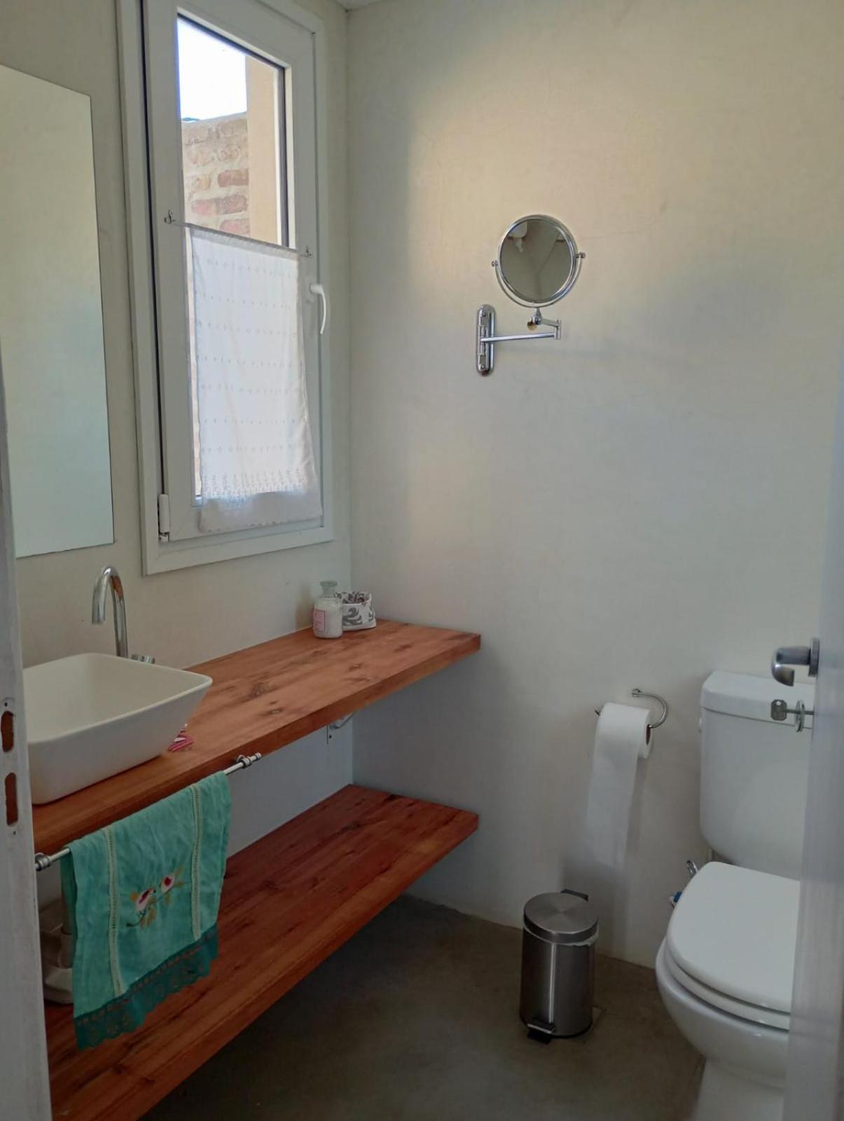Calida y acogedora casa ubicada en barrio residencial
