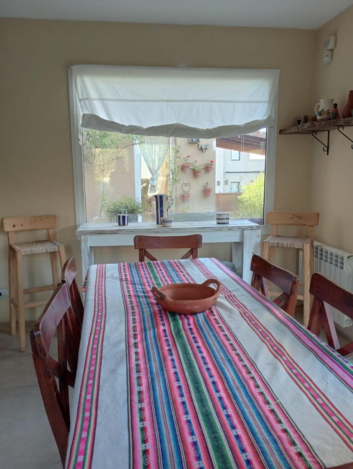 Calida y acogedora casa ubicada en barrio residencial