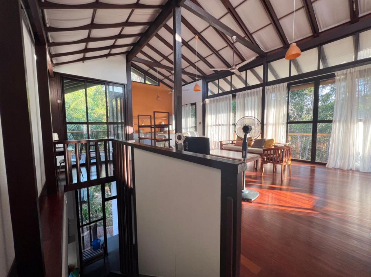 Gaze: Entire Modern Tropical Seaview Villa photo 4