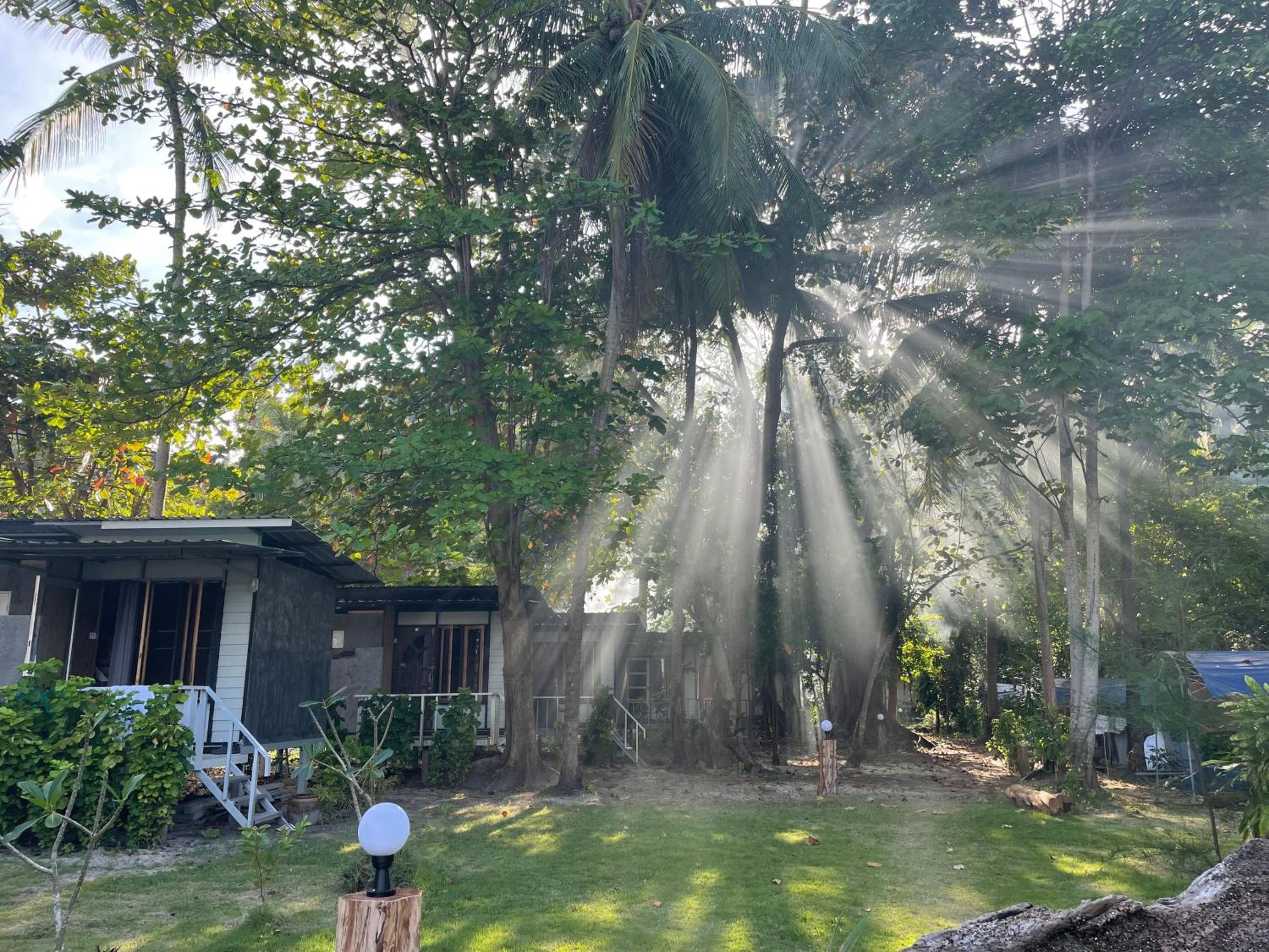 Koh Ngai Sea Open Resort view 2