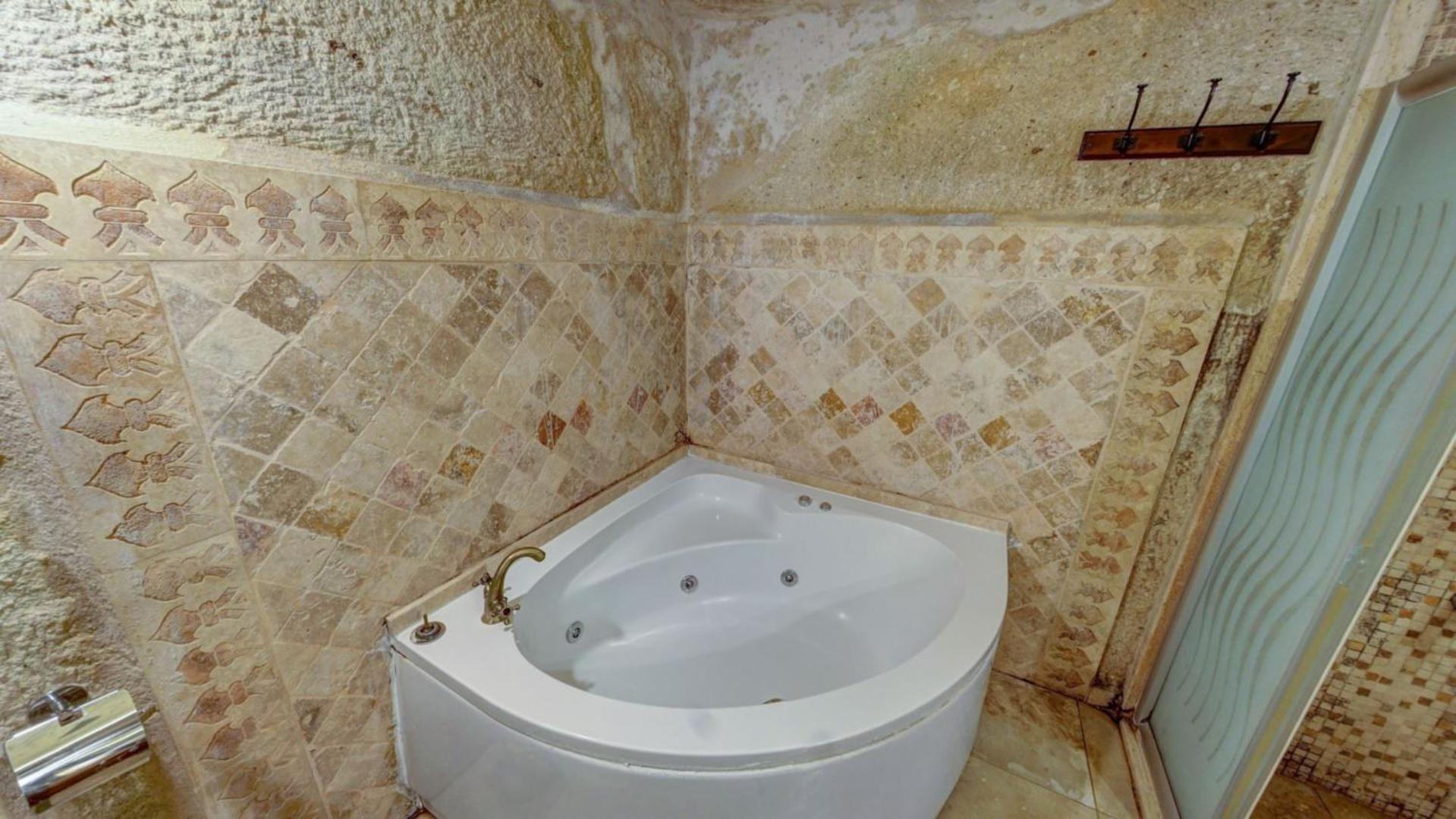 Elegance Cave Suites & Restaurant - Image 44