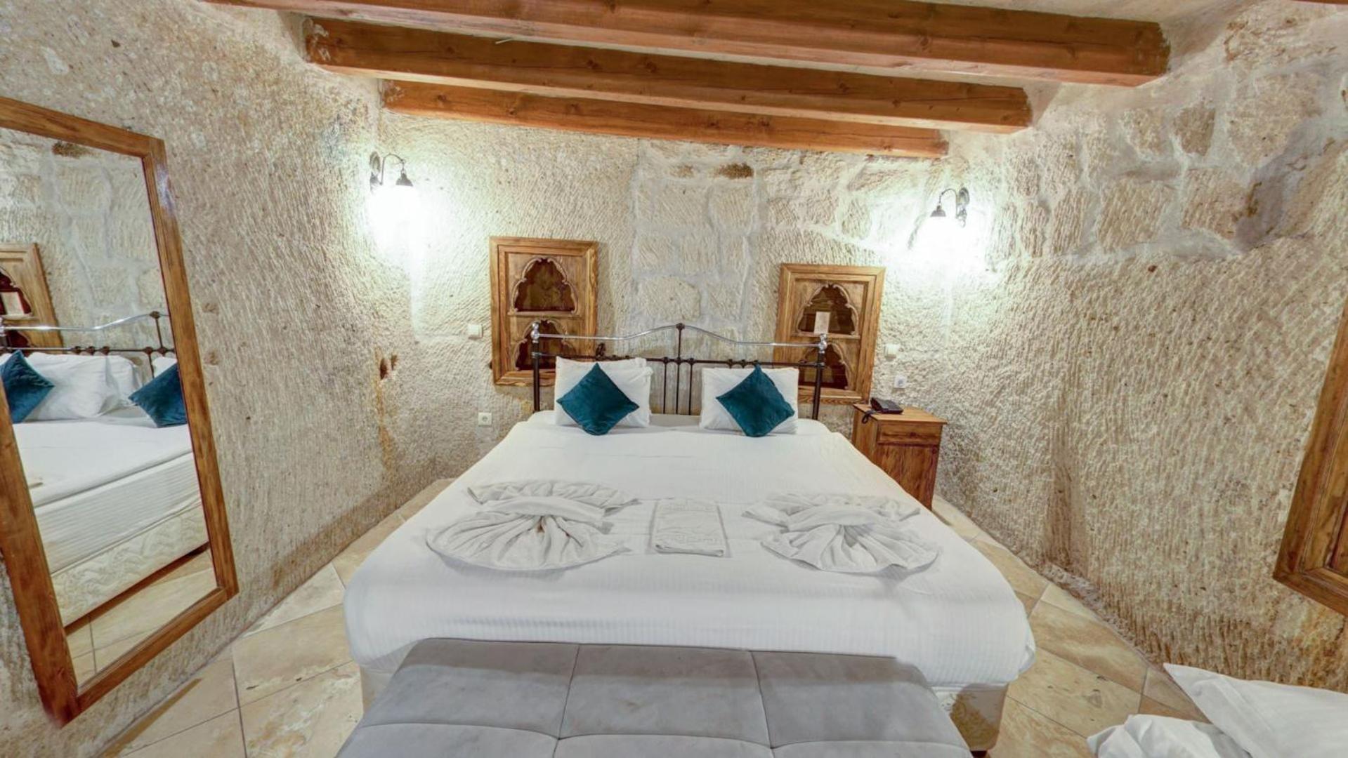 Elegance Cave Suites & Restaurant - Image 30