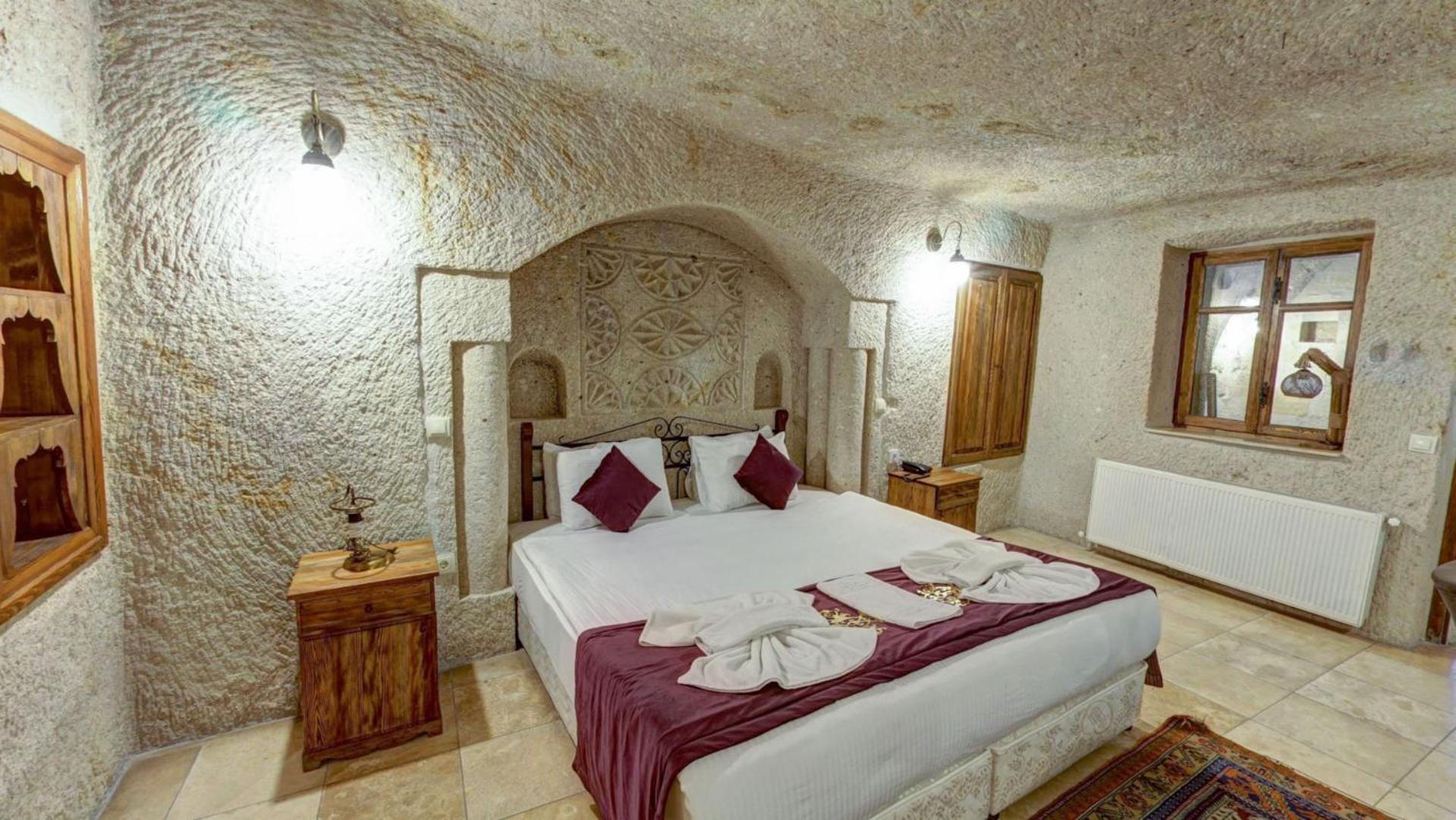 Elegance Cave Suites & Restaurant - Image 43
