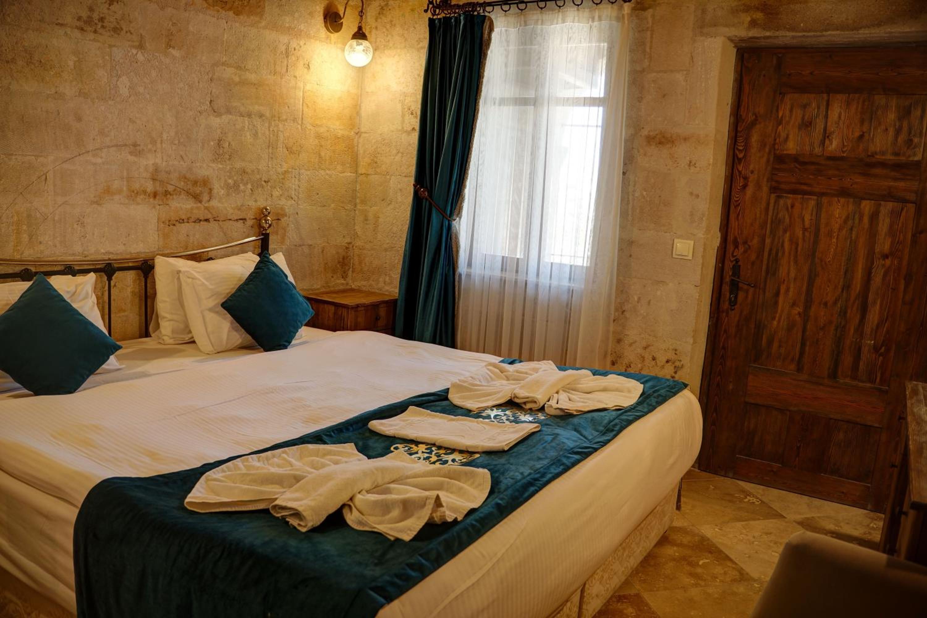 Elegance Cave Suites & Restaurant - Image 94