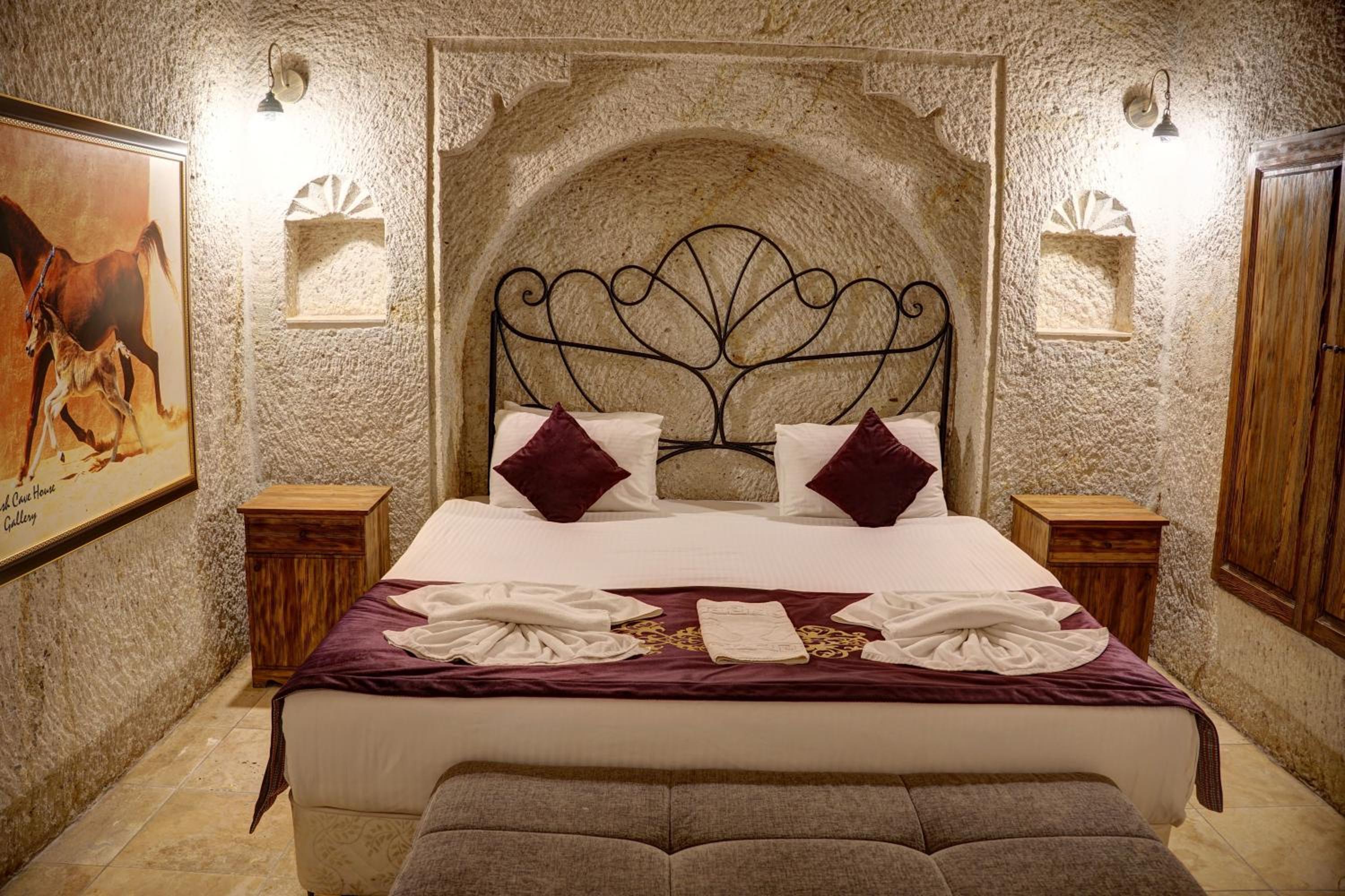 Elegance Cave Suites & Restaurant - Image 47