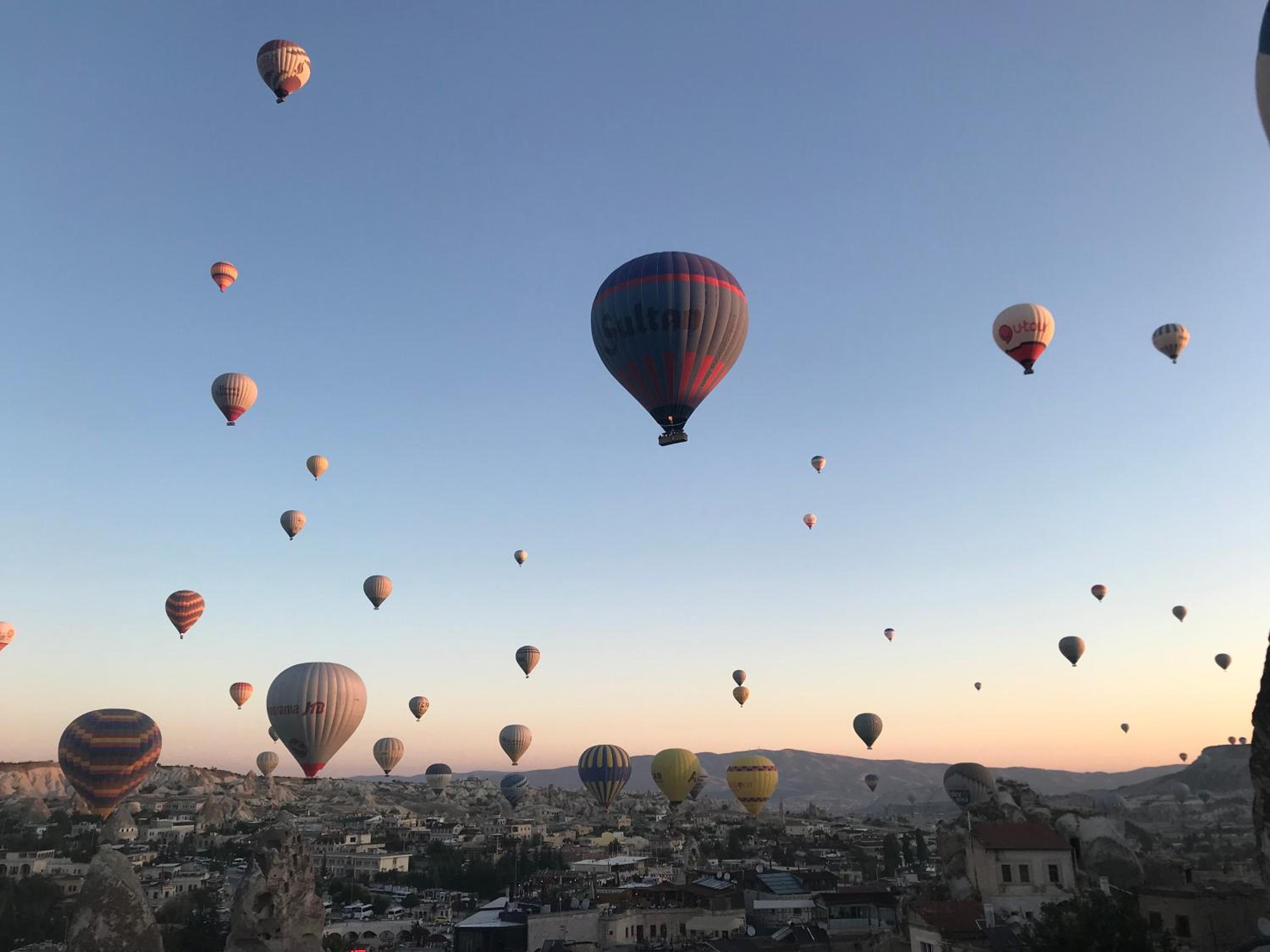 Elegance Cave Suites & Restaurant - Image 10