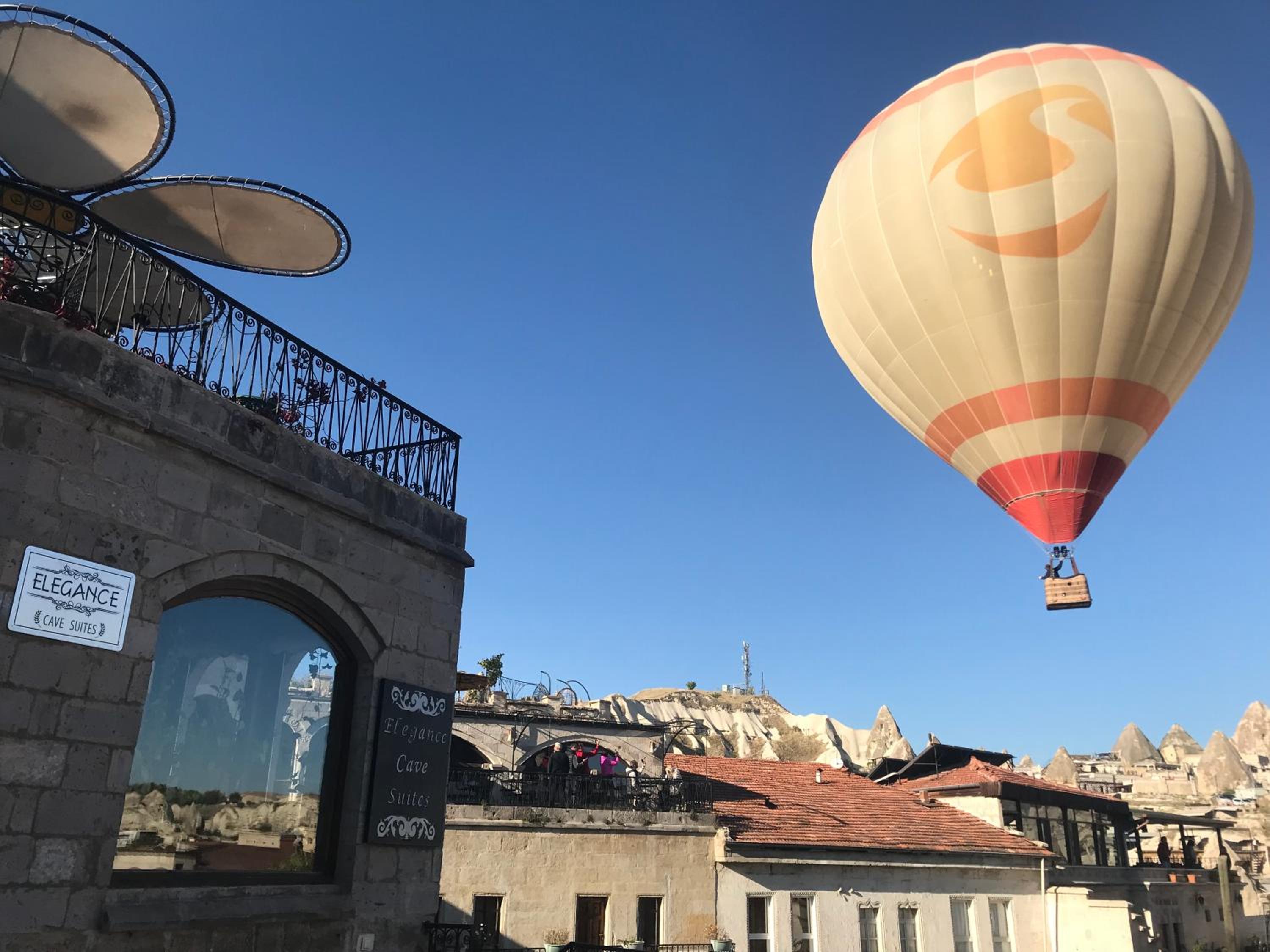 Elegance Cave Suites & Restaurant - Image 12