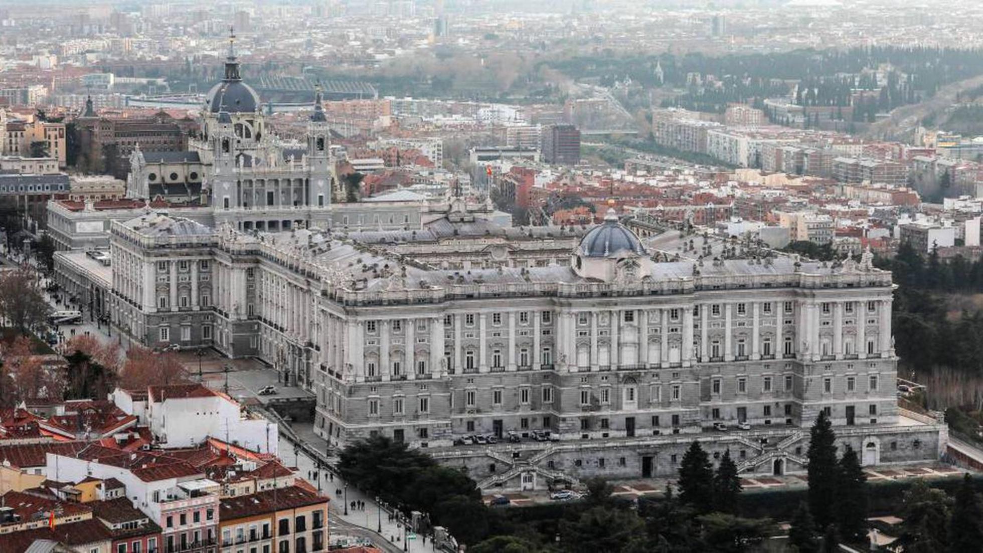 Mayor calle, alójate en el centro histórico de Madrid, junto a plaza Mayor y Mercado de San Miguel, edificio histórico 3er piso sin ascensor view 5