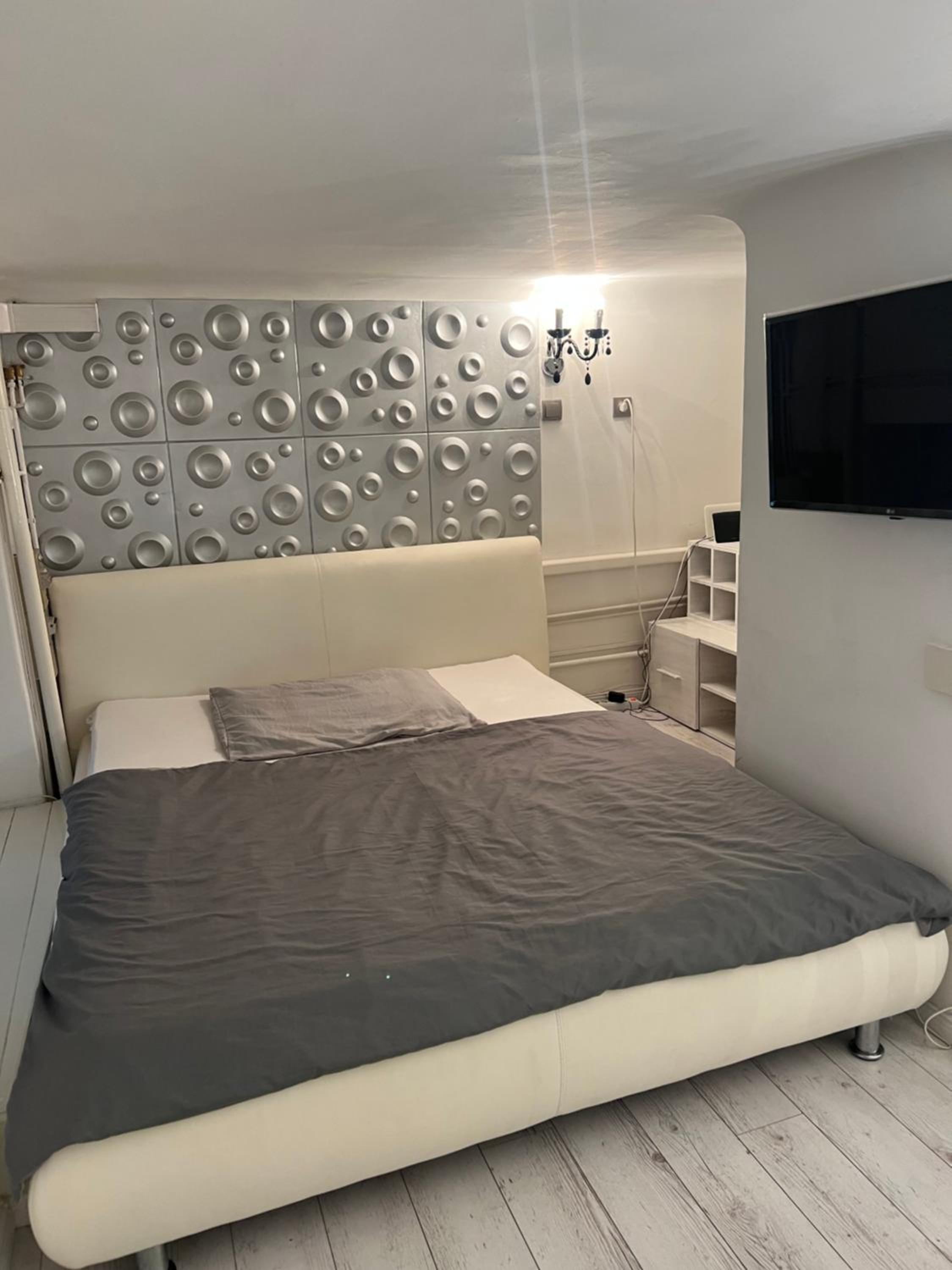 Fashion street studio apartment view 3