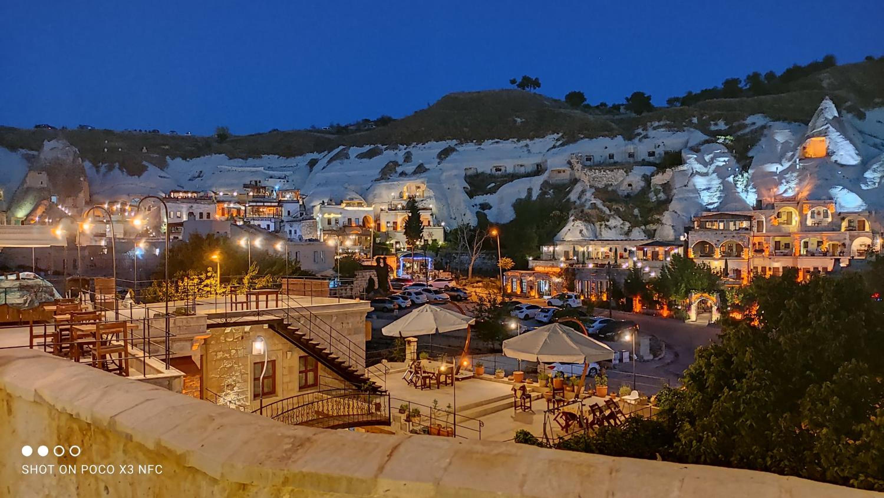 Elegance Cave Suites & Restaurant - Image 11