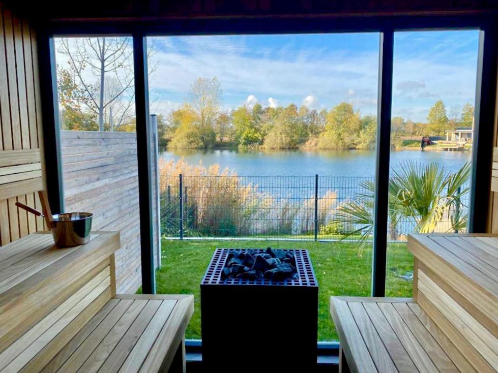Seevilla am See mit Sauna, Kamin, privatem Steg und Seezugang