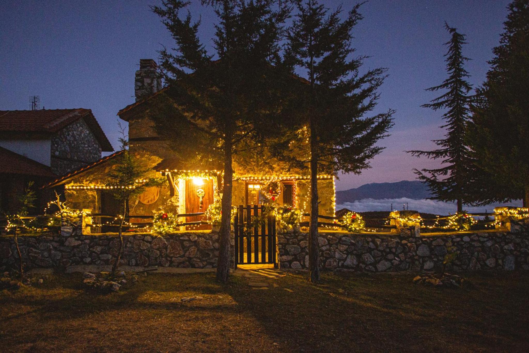 E L chalet. A cosy mountain retreat. view 4