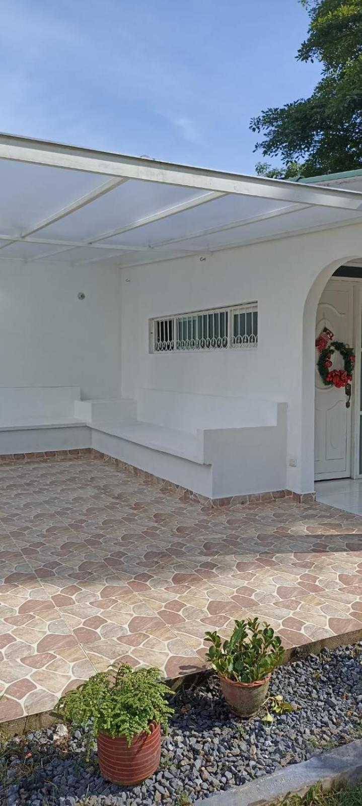 VILLETA, CASA CAMPESTRE CERCA DE PAYANDE