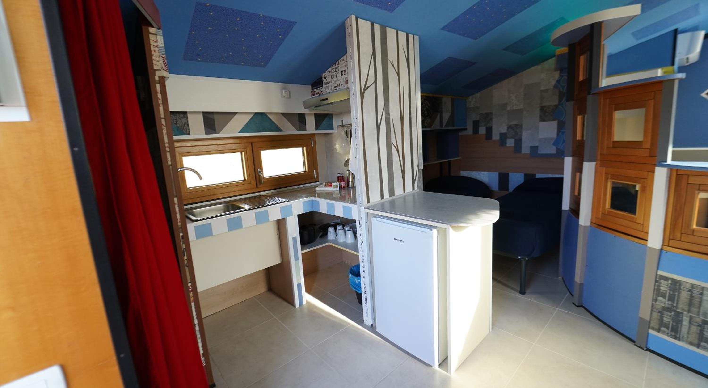 RESIDENCE SOLARIDE apartments, FREE PRIVATE PARKING WITH VIDEOSURVELLIANCE and SHUTTLE SERVICE