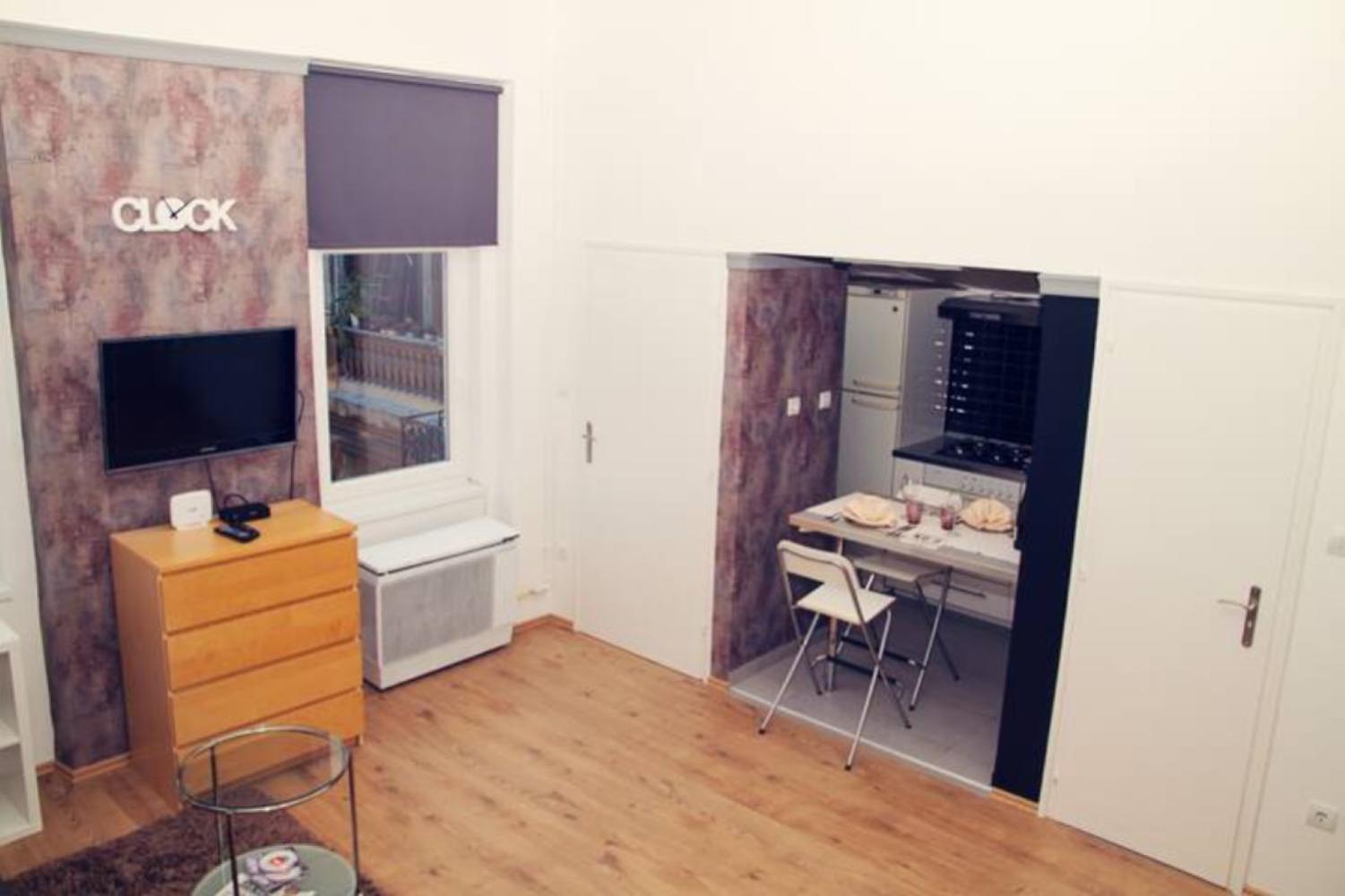Trendy & Cozy Apartment at Heroes' Square view 2