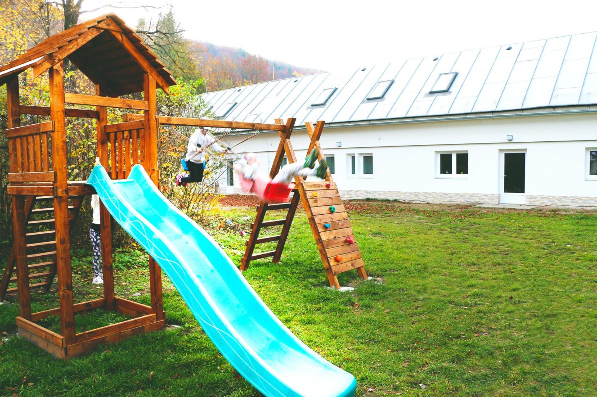 Amálkin Dvor view 3