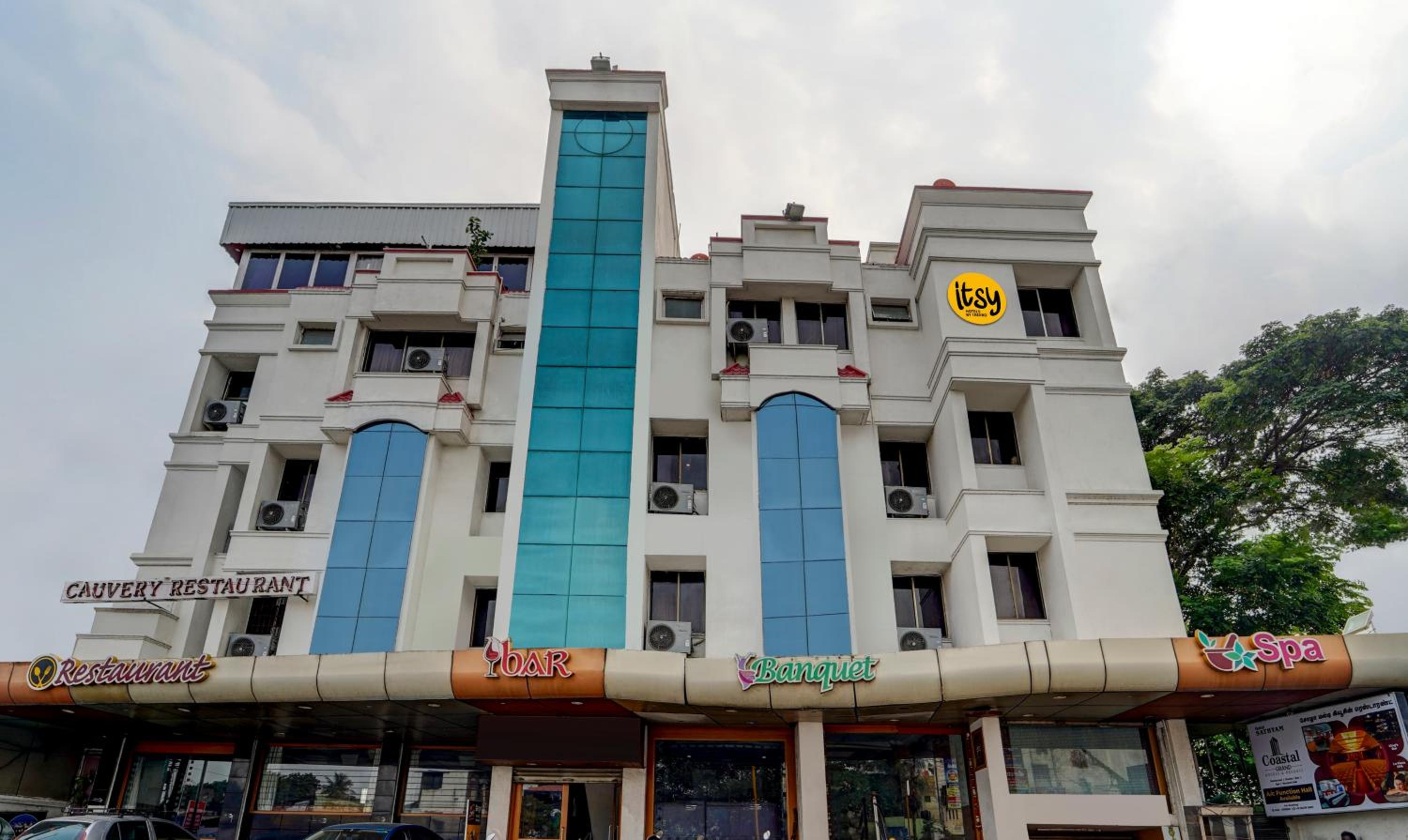 Itsy Hotels Coastal Grand Sathyam
