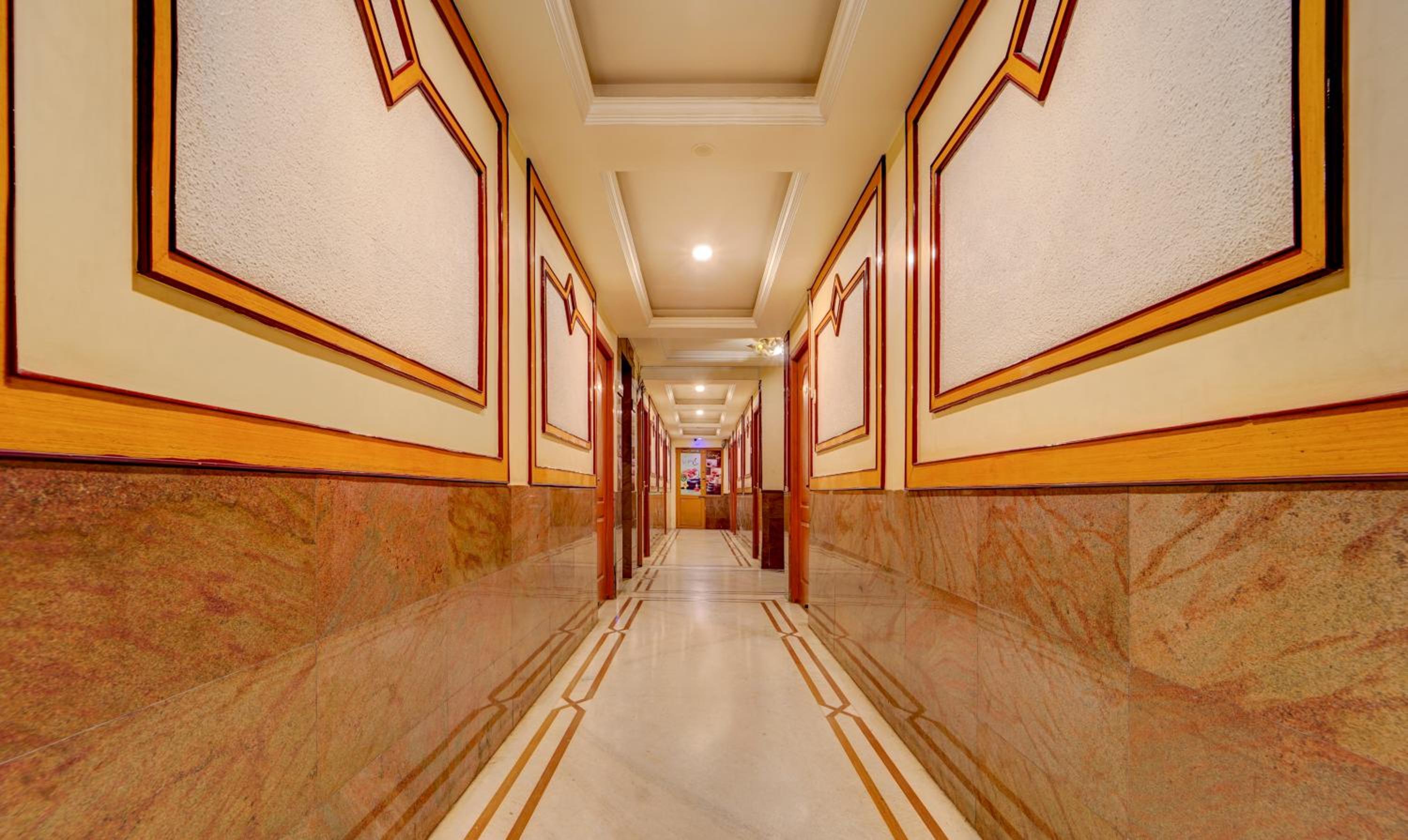 Itsy Hotels Coastal Grand Sathyam