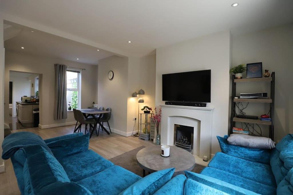 Luxury House Near City Center Hospital &Superstore view 5