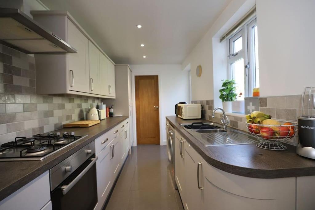 Luxury House Near City Center Hospital &Superstore view 2