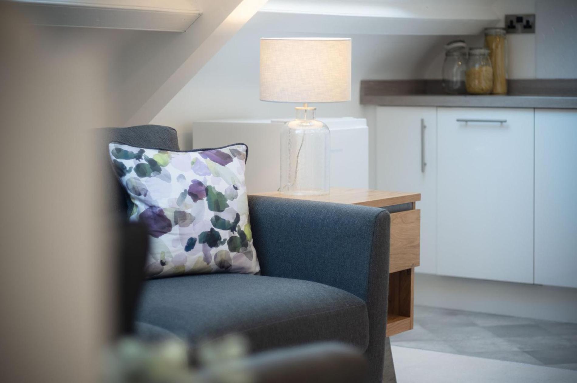 Skylark - 2 Bedroom Apartment - Tenby view 3