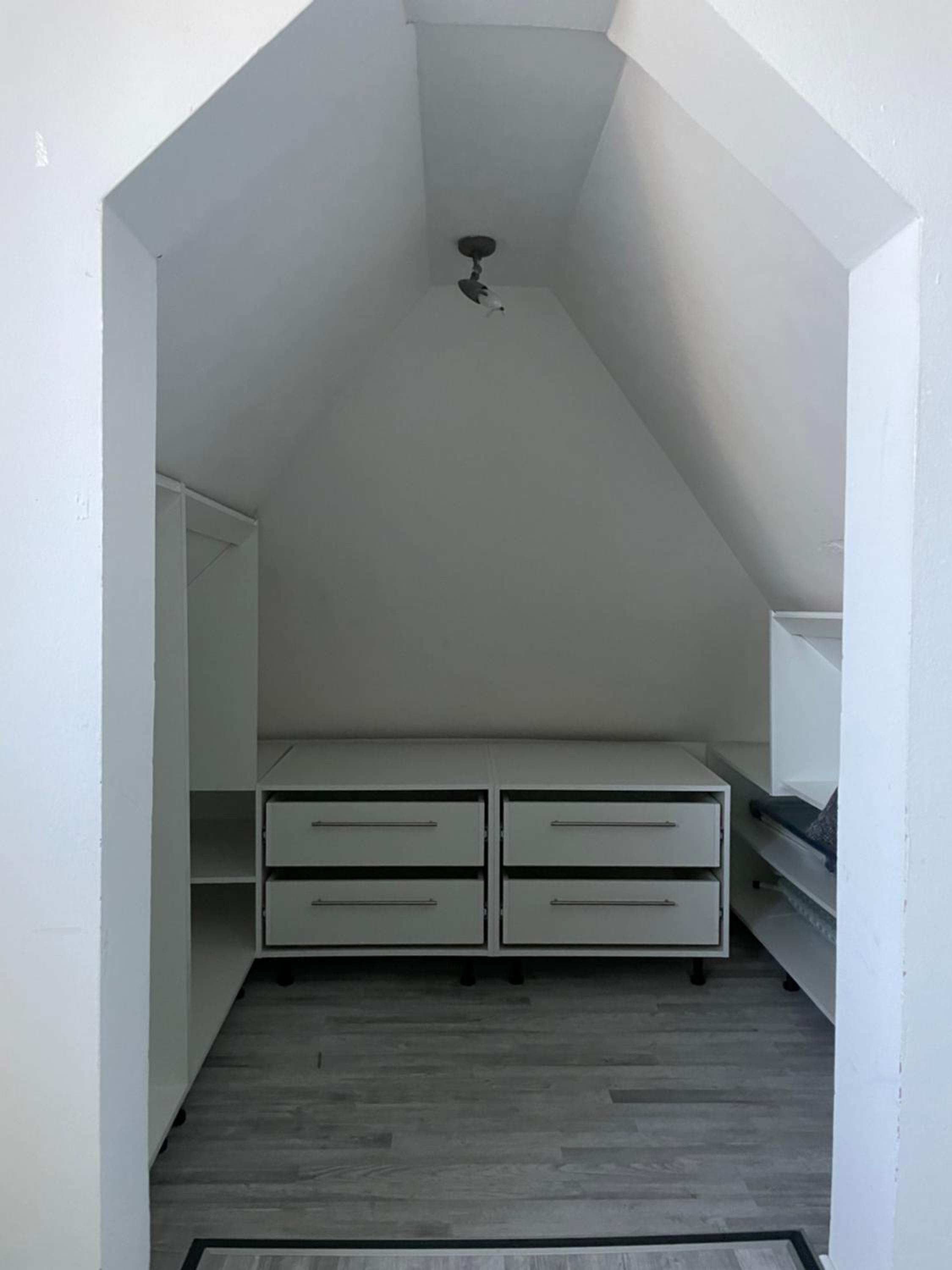 Cozy Apartment next Outlet Center & Airport with Pool & Garden