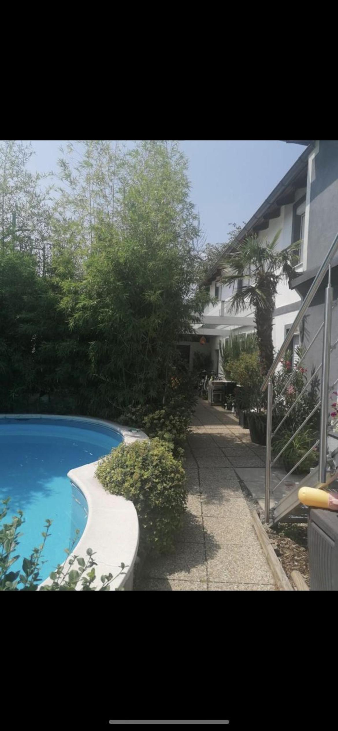 Cozy Apartment next Outlet Center & Airport with Pool & Garden