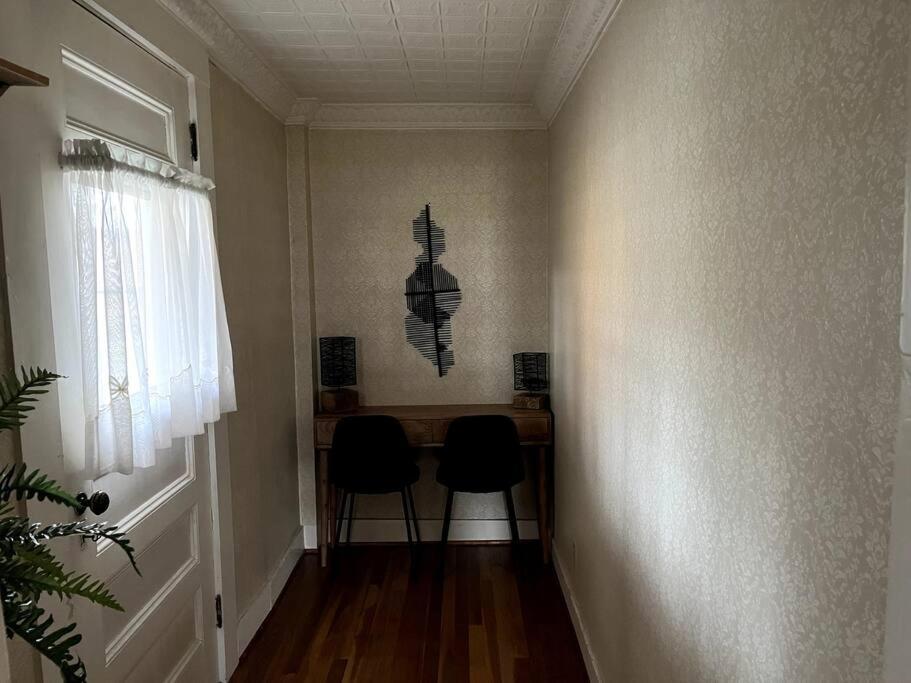 Cute 6-Bedroom Getaway in the heart of Littleton view 4