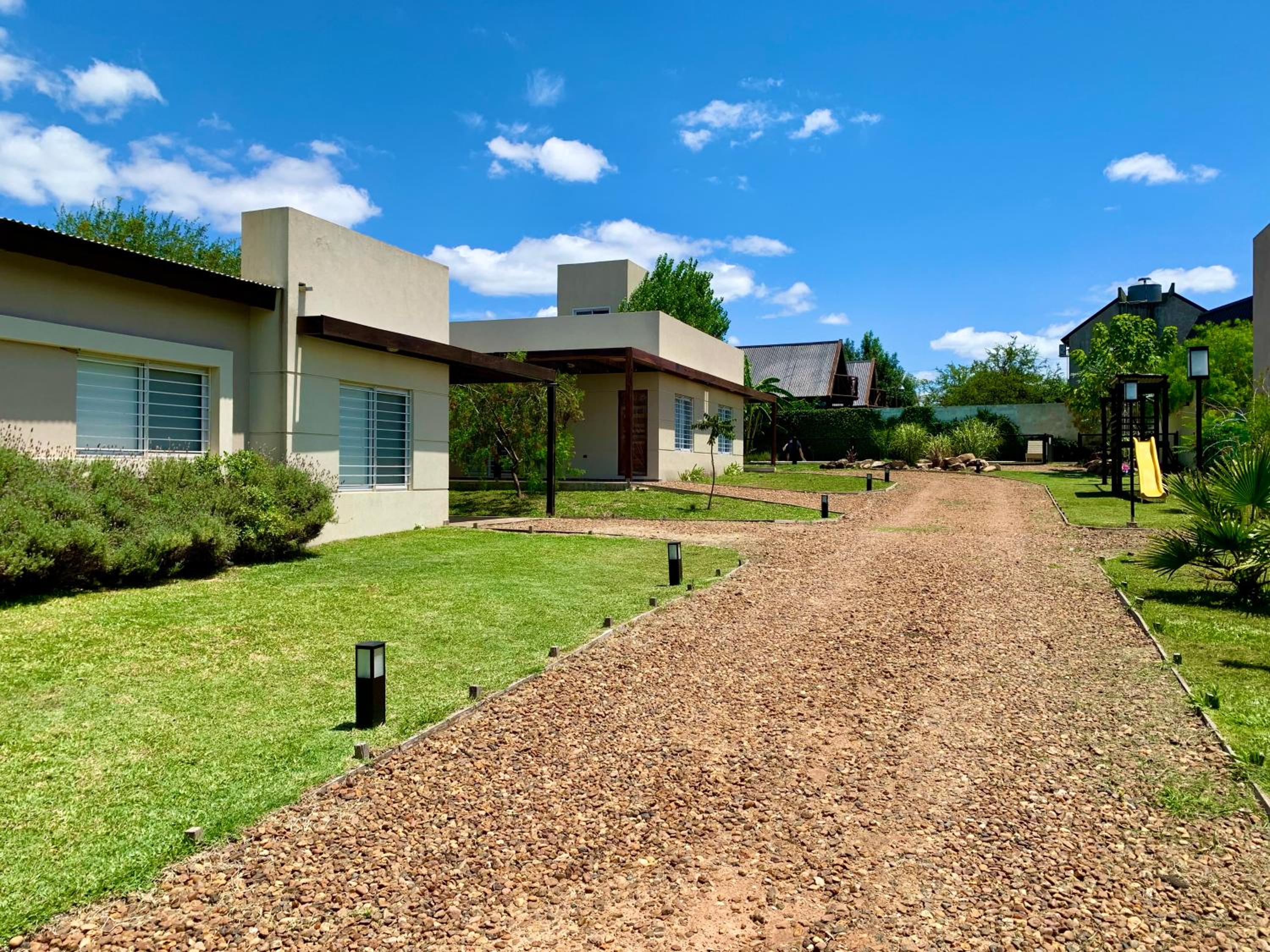 Hotel Aloha - Image 1