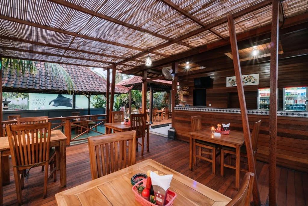 D and B Bungalow's by DeWizZ Management