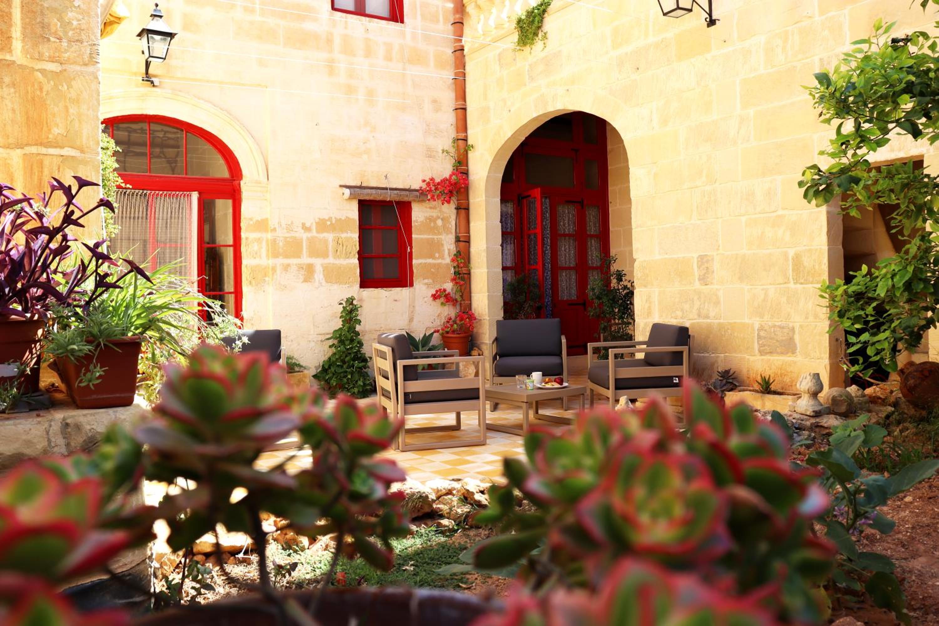 Hotel Il-Bàrraġ Farmhouse B&B - Gozo Traditional Hospitality - Image 1